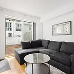 Cozy Apartment With Parking